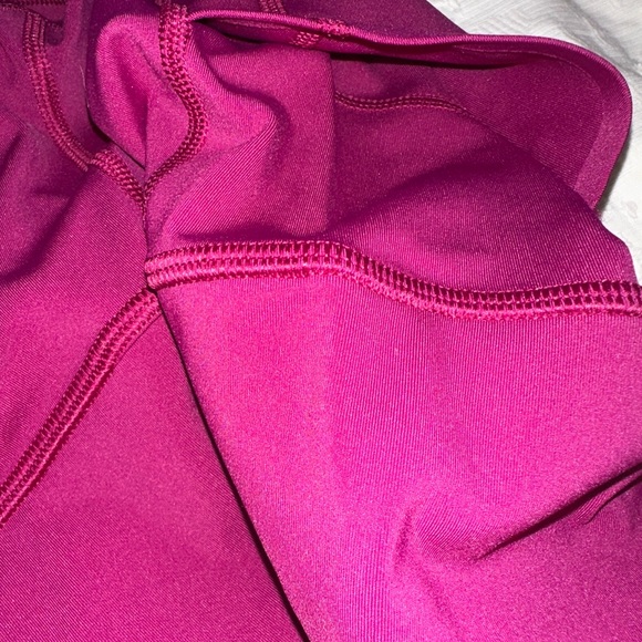 Athleta leggings with pockets size  XS.              Colour- Bordeaux like new - Picture 5 of 8